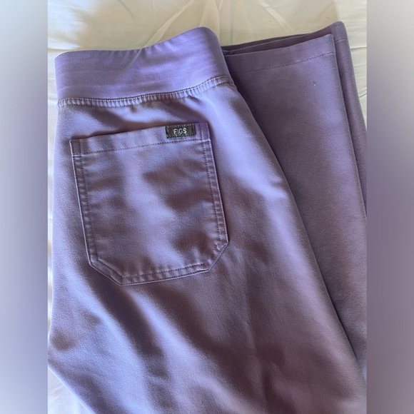 FIGS Scrub Set *Limited Edition* - Picture 3 of 5